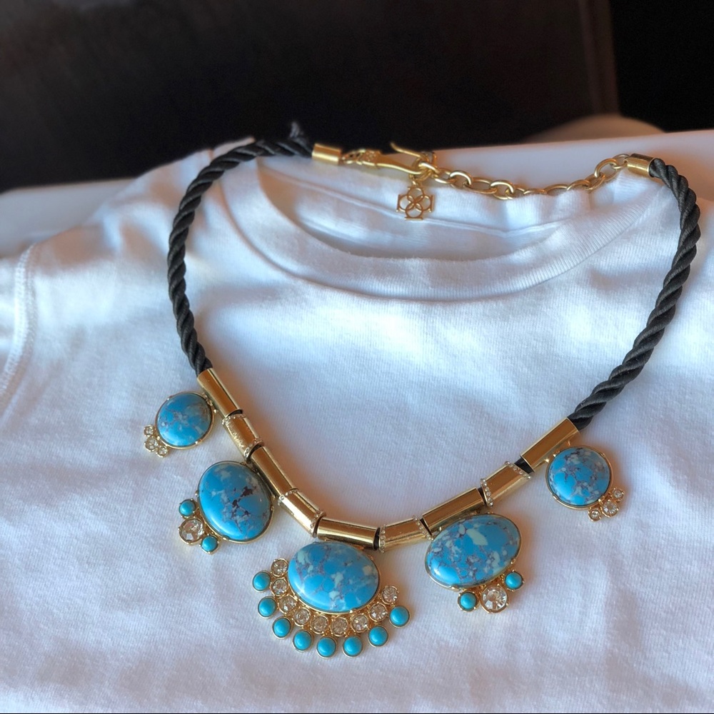 ⭐️2 FOR $30⭐️ Ann Taylor statement necklace